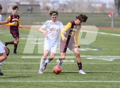 Thumbnail 2 in Windsor vs. Erie (CHSAA 4A Quarterfinals) photogallery.