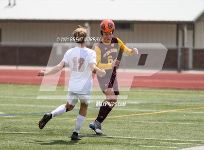 Thumbnail 3 in Windsor vs. Erie (CHSAA 4A Quarterfinals) photogallery.