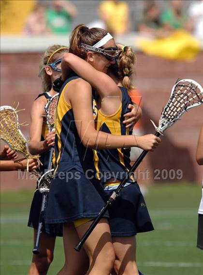 Thumbnail 2 in Shoreham-Wading River vs. Honeoye Falls-Lima (NYSPHSAA Class C Final) photogallery.