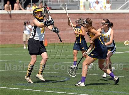 Thumbnail 2 in Shoreham-Wading River vs. Honeoye Falls-Lima (NYSPHSAA Class C Final) photogallery.