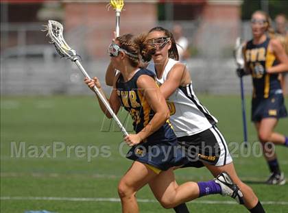 Thumbnail 1 in Shoreham-Wading River vs. Honeoye Falls-Lima (NYSPHSAA Class C Final) photogallery.