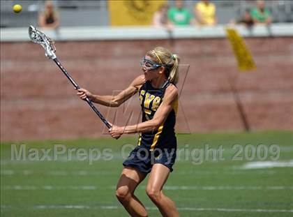 Thumbnail 3 in Shoreham-Wading River vs. Honeoye Falls-Lima (NYSPHSAA Class C Final) photogallery.