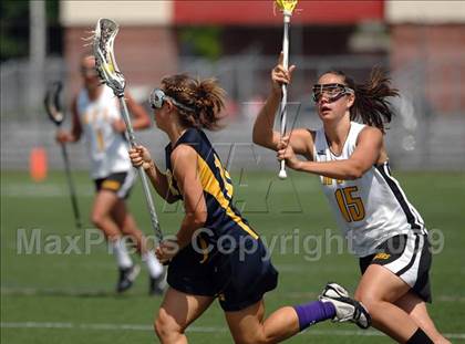 Thumbnail 3 in Shoreham-Wading River vs. Honeoye Falls-Lima (NYSPHSAA Class C Final) photogallery.