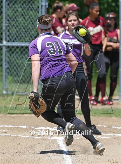 Thumbnail 2 in Sacred Heart @ East Granby (CIAC Class S 1st Round) photogallery.