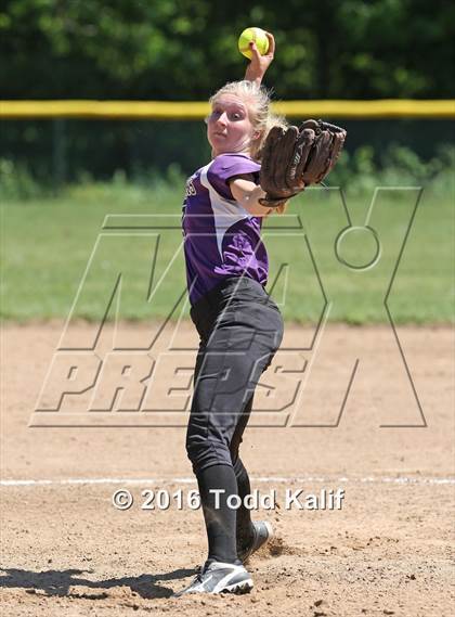 Thumbnail 1 in Sacred Heart @ East Granby (CIAC Class S 1st Round) photogallery.