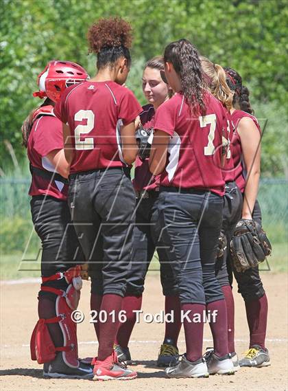 Thumbnail 3 in Sacred Heart @ East Granby (CIAC Class S 1st Round) photogallery.