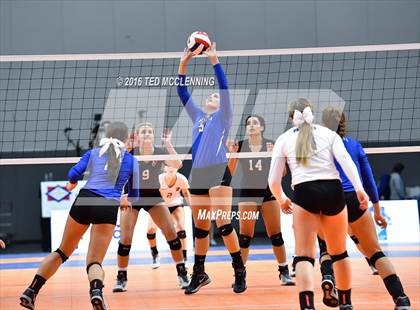 Thumbnail 3 in Jonesboro vs Marion (AHSAA 6A State Final) photogallery.