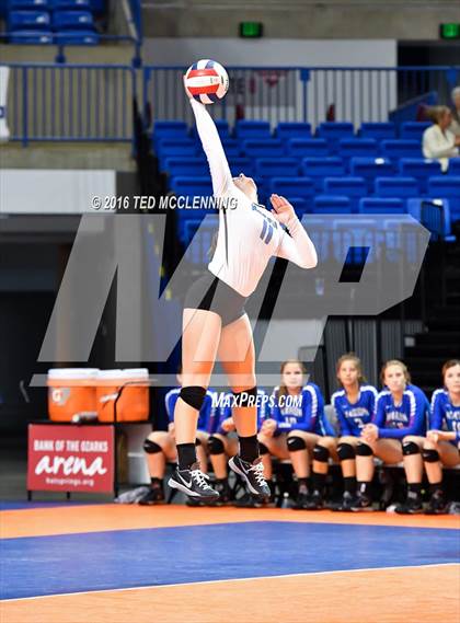 Thumbnail 2 in Jonesboro vs Marion (AHSAA 6A State Final) photogallery.