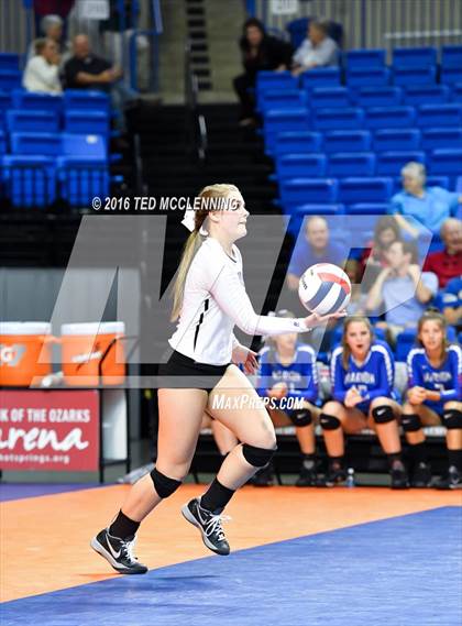 Thumbnail 2 in Jonesboro vs Marion (AHSAA 6A State Final) photogallery.