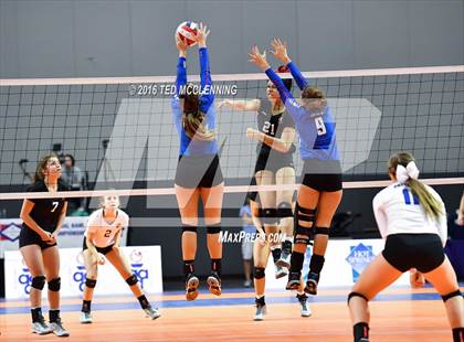 Thumbnail 2 in Jonesboro vs Marion (AHSAA 6A State Final) photogallery.
