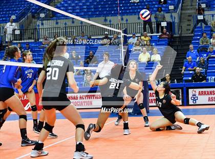 Thumbnail 3 in Jonesboro vs Marion (AHSAA 6A State Final) photogallery.