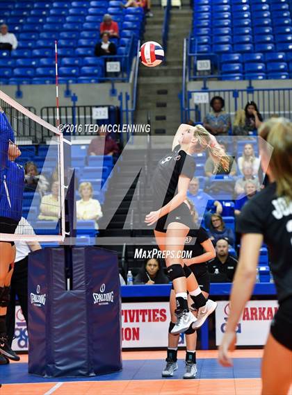 Thumbnail 1 in Jonesboro vs Marion (AHSAA 6A State Final) photogallery.