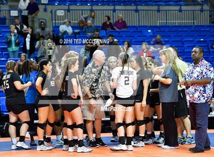 Thumbnail 2 in Jonesboro vs Marion (AHSAA 6A State Final) photogallery.