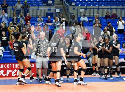 Thumbnail 2 in Jonesboro vs Marion (AHSAA 6A State Final) photogallery.