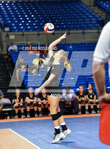 Thumbnail 3 in Jonesboro vs Marion (AHSAA 6A State Final) photogallery.