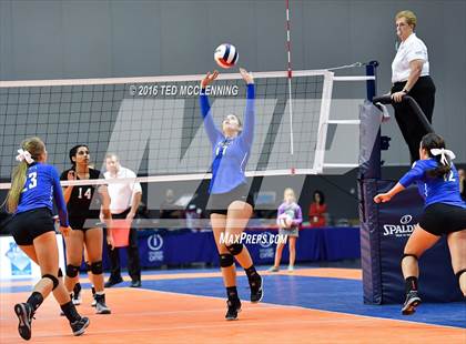 Thumbnail 2 in Jonesboro vs Marion (AHSAA 6A State Final) photogallery.