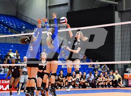 Thumbnail 3 in Jonesboro vs Marion (AHSAA 6A State Final) photogallery.