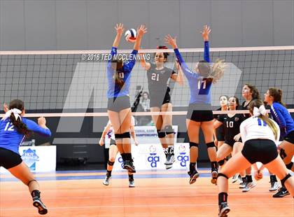 Thumbnail 2 in Jonesboro vs Marion (AHSAA 6A State Final) photogallery.