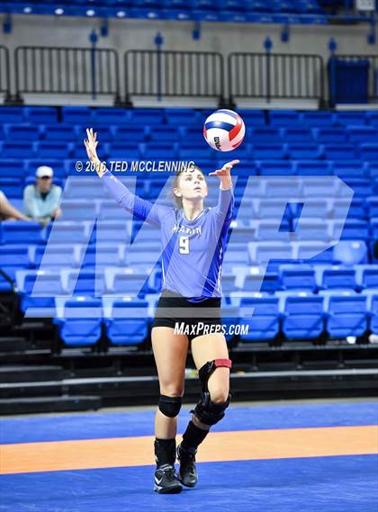Thumbnail 1 in Jonesboro vs Marion (AHSAA 6A State Final) photogallery.