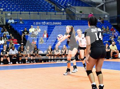 Thumbnail 1 in Jonesboro vs Marion (AHSAA 6A State Final) photogallery.