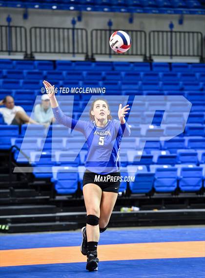 Thumbnail 1 in Jonesboro vs Marion (AHSAA 6A State Final) photogallery.
