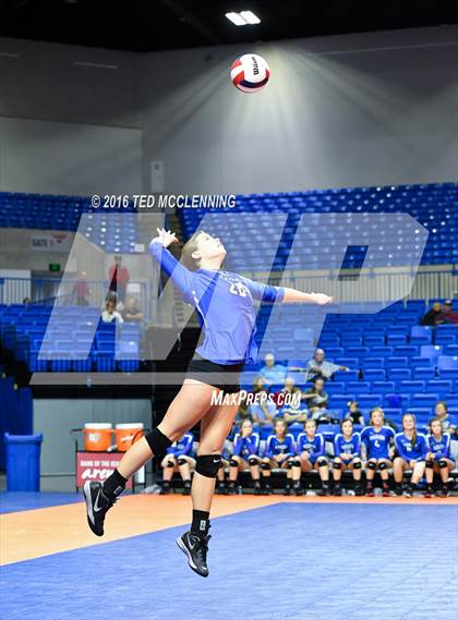 Thumbnail 1 in Jonesboro vs Marion (AHSAA 6A State Final) photogallery.