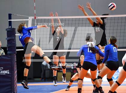 Thumbnail 2 in Jonesboro vs Marion (AHSAA 6A State Final) photogallery.