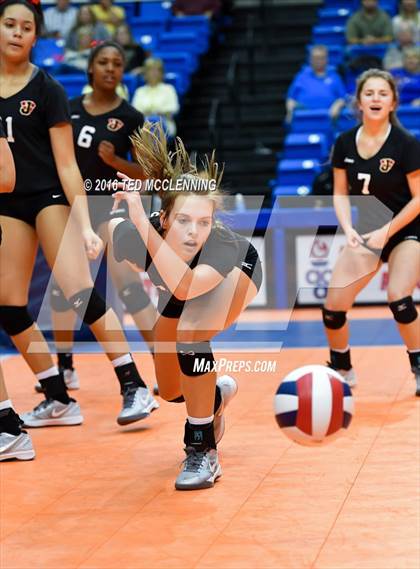 Thumbnail 1 in Jonesboro vs Marion (AHSAA 6A State Final) photogallery.