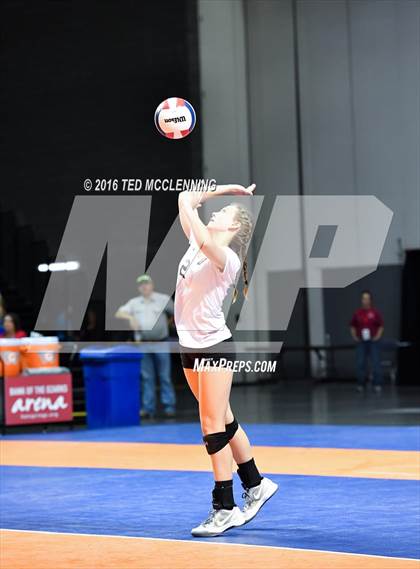 Thumbnail 1 in Jonesboro vs Marion (AHSAA 6A State Final) photogallery.