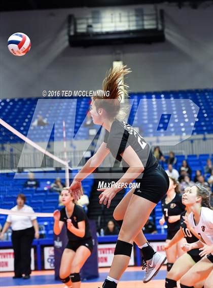 Thumbnail 3 in Jonesboro vs Marion (AHSAA 6A State Final) photogallery.