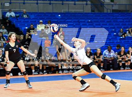 Thumbnail 3 in Jonesboro vs Marion (AHSAA 6A State Final) photogallery.