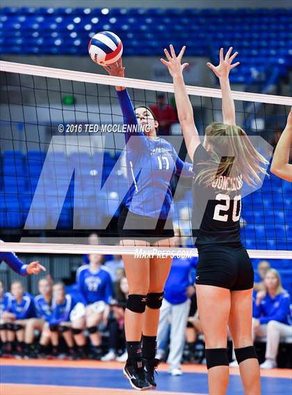 Thumbnail 1 in Jonesboro vs Marion (AHSAA 6A State Final) photogallery.