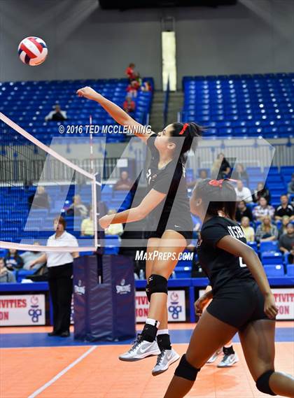 Thumbnail 3 in Jonesboro vs Marion (AHSAA 6A State Final) photogallery.