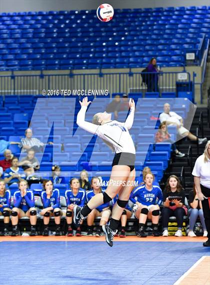 Thumbnail 3 in Jonesboro vs Marion (AHSAA 6A State Final) photogallery.