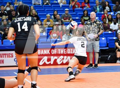 Thumbnail 1 in Jonesboro vs Marion (AHSAA 6A State Final) photogallery.