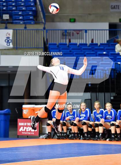 Thumbnail 1 in Jonesboro vs Marion (AHSAA 6A State Final) photogallery.