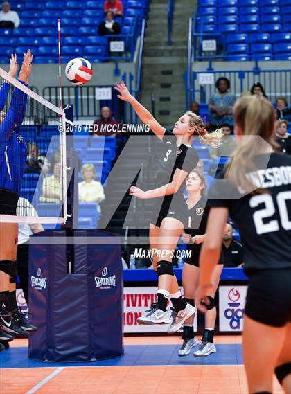 Thumbnail 2 in Jonesboro vs Marion (AHSAA 6A State Final) photogallery.