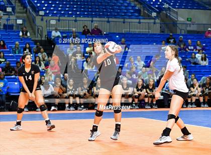Thumbnail 2 in Jonesboro vs Marion (AHSAA 6A State Final) photogallery.