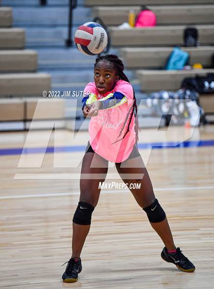 Thumbnail 1 in Brazos Christian vs Holy Trinity Catholic photogallery.