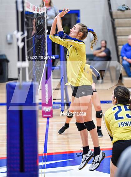 Thumbnail 3 in Brazos Christian vs Holy Trinity Catholic photogallery.
