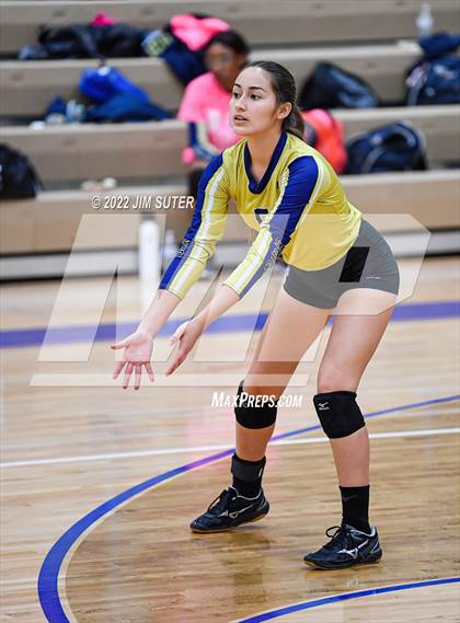 Thumbnail 3 in Brazos Christian vs Holy Trinity Catholic photogallery.