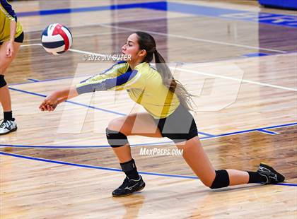 Thumbnail 1 in Brazos Christian vs Holy Trinity Catholic photogallery.