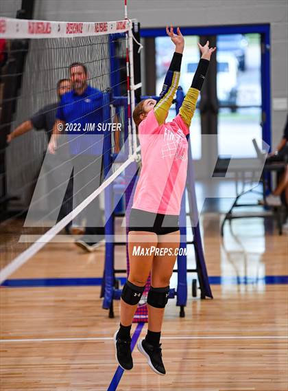 Thumbnail 3 in Brazos Christian vs Holy Trinity Catholic photogallery.