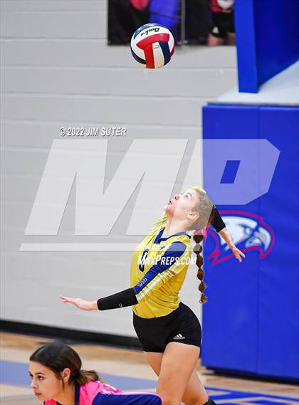 Thumbnail 1 in Brazos Christian vs Holy Trinity Catholic photogallery.