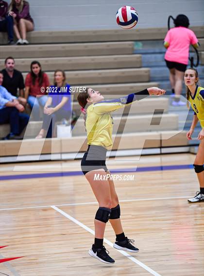 Thumbnail 2 in Brazos Christian vs Holy Trinity Catholic photogallery.