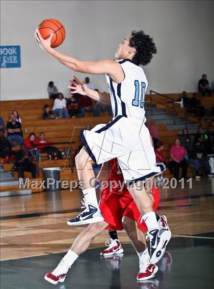 Thumbnail 2 in Sam Rayburn vs. Sharyland (McDonald's Texas Invitational) photogallery.