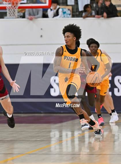Thumbnail 3 in JSerra Catholic vs. San Ysidro (Torrey Pines Holiday Classic) photogallery.