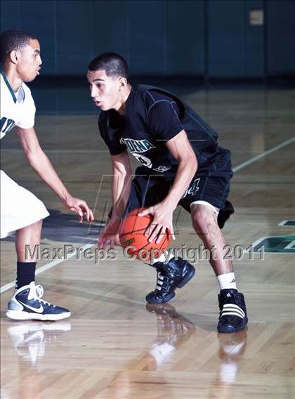 Thumbnail 1 in Mayde Creek vs. Pasadena (McDonald's Texas Invitational) photogallery.