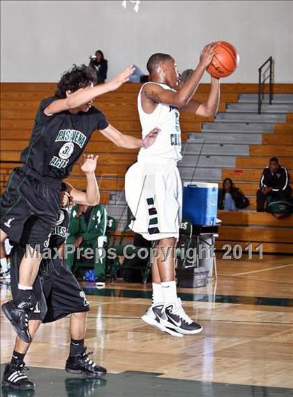 Thumbnail 1 in Mayde Creek vs. Pasadena (McDonald's Texas Invitational) photogallery.