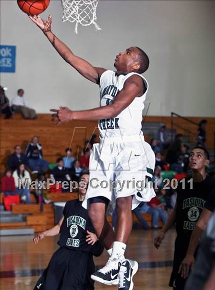 Thumbnail 1 in Mayde Creek vs. Pasadena (McDonald's Texas Invitational) photogallery.